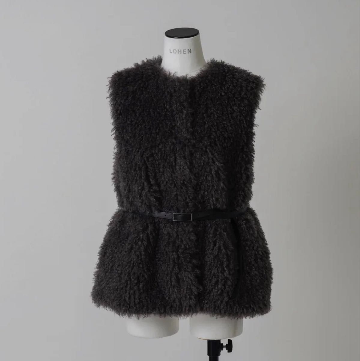 LOHEN ローヘン カーリーファー2WAYショートジレ Gray グレー LOHEN ローヘン カーリーファー2WAYショートジレ Gray グレー