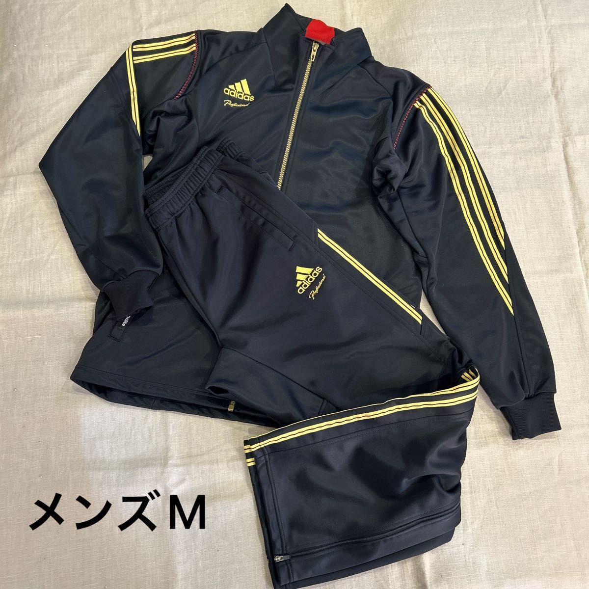 アディダス プロフェッショナル ナイロン ジャージ 上下 L - XL アディダス プロフェッショナル ナイロン ジャージ 上下 L - XL