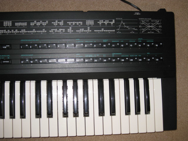 レア　美品　凄いおまけ付 往年の名器 YAMAHA　DX7ⅡD 完動品_画像4