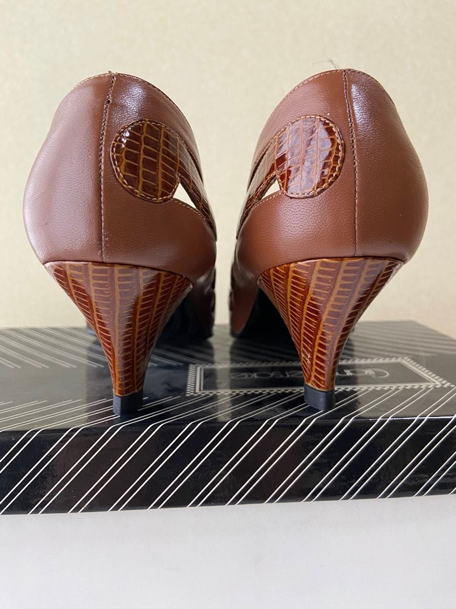 VERSACE ジャンニ ポインテッドトゥ パンプス ジャンニ ヴェルサーチGIANNI VERSACE パンプス 茶系 ¥78000