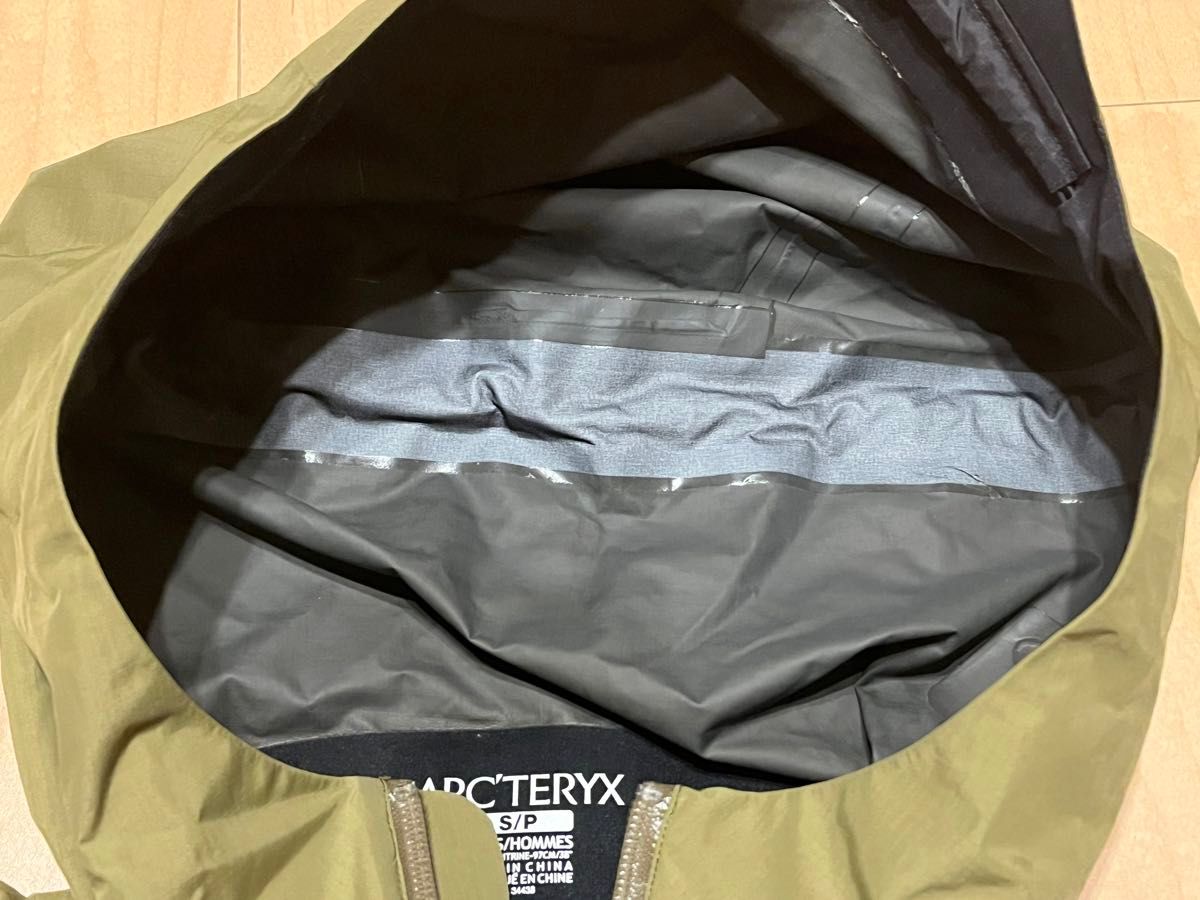 名作 ARC'TERYX × BEAMS 別注 BETA SL Sサイズ 15 カーキ|Yahoo 名作 ARC'TERYX × BEAMS 別注 BETA SL Sサイズ 15 カーキ|Yahoo