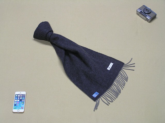 リバーシブルマフラー ♪ TAKEO KIKUCHI タケオキクチ ♪ あわせやすいGrayグレー系 メンズレ&ディース ウールWool 横158㎝×縦29㎝■4985