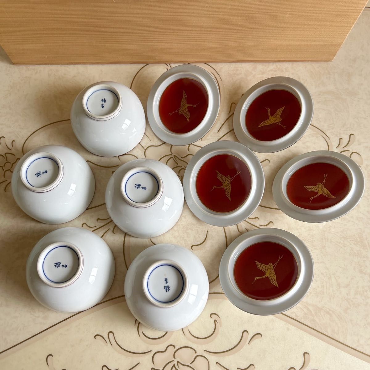 たち吉 瑞鶴 お茶呑茶碗 蓋付き湯呑み 5客セット 赤 金彩 白磁 たち吉 瑞鶴 お茶呑茶碗 蓋付き湯呑み 5客セット 赤 金彩 白磁