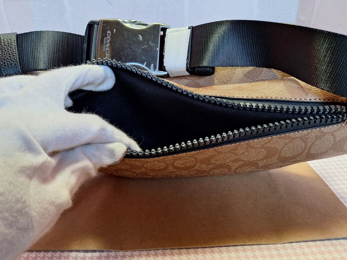 新品 COACH コーチ x バスキア コラボ ボディバッグ ウエスト 新品 COACH コーチ x バスキア コラボ ボディバッグ ウエスト
