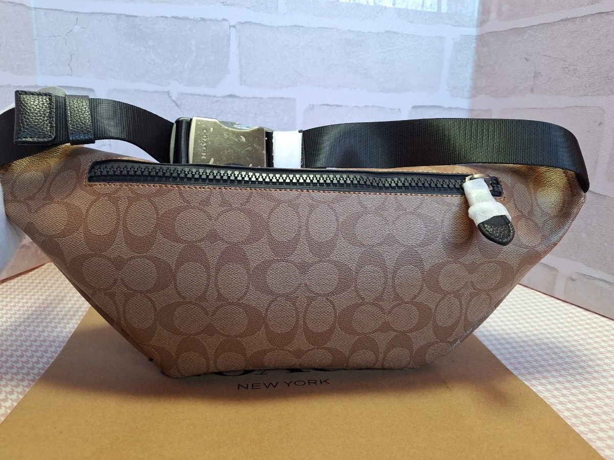 新品 COACH コーチ x バスキア コラボ ボディバッグ ウエスト 新品 COACH コーチ x バスキア コラボ ボディバッグ ウエスト