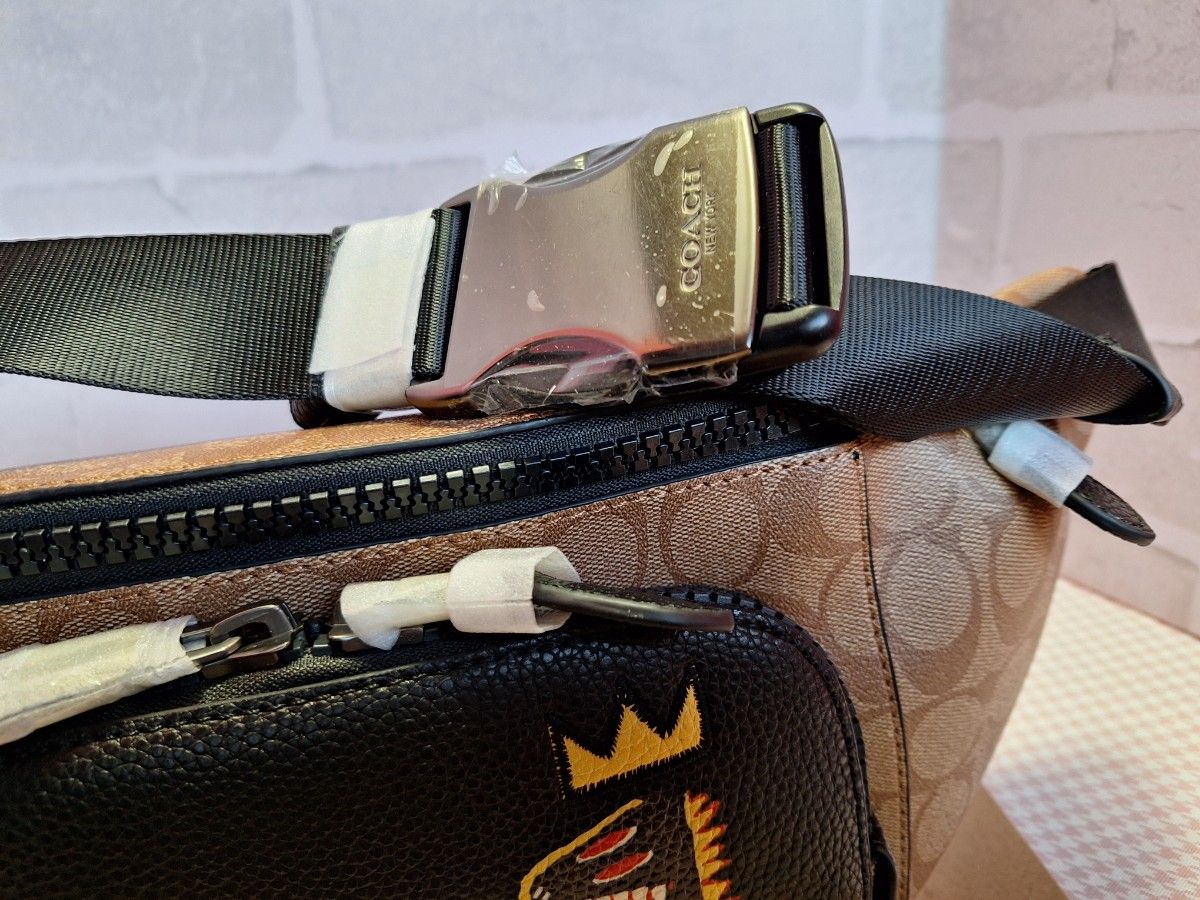 新品 COACH コーチ x バスキア コラボ ボディバッグ ウエスト 新品 COACH コーチ x バスキア コラボ ボディバッグ ウエスト