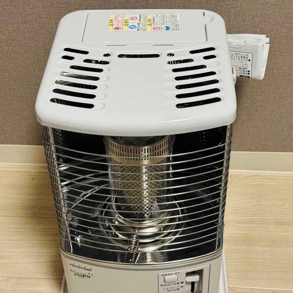 トヨトミ 石油ストーブ (木造8畳まで/コンクリート10畳まで トヨトミ 石油ストーブ (木造8畳まで/コンクリート10畳まで