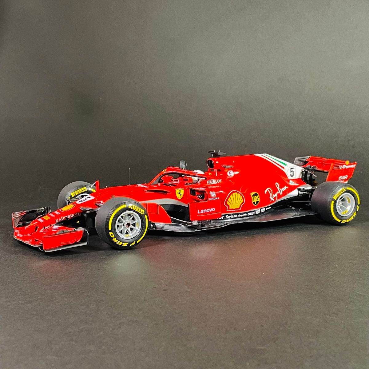 1/18 BBR フェラーリ SF71H セバスチャン・ベッテル 2018 1/18 BBR フェラーリ SF71H セバスチャン・ベッテル 2018