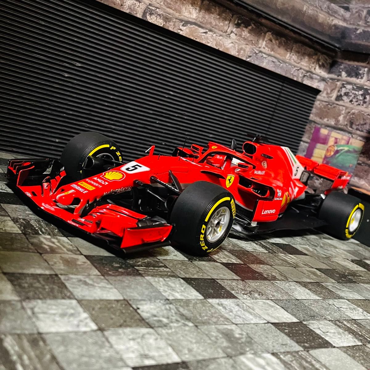 1/18 BBR フェラーリ SF71H セバスチャン・ベッテル 2018 1/18 BBR フェラーリ SF71H セバスチャン・ベッテル 2018