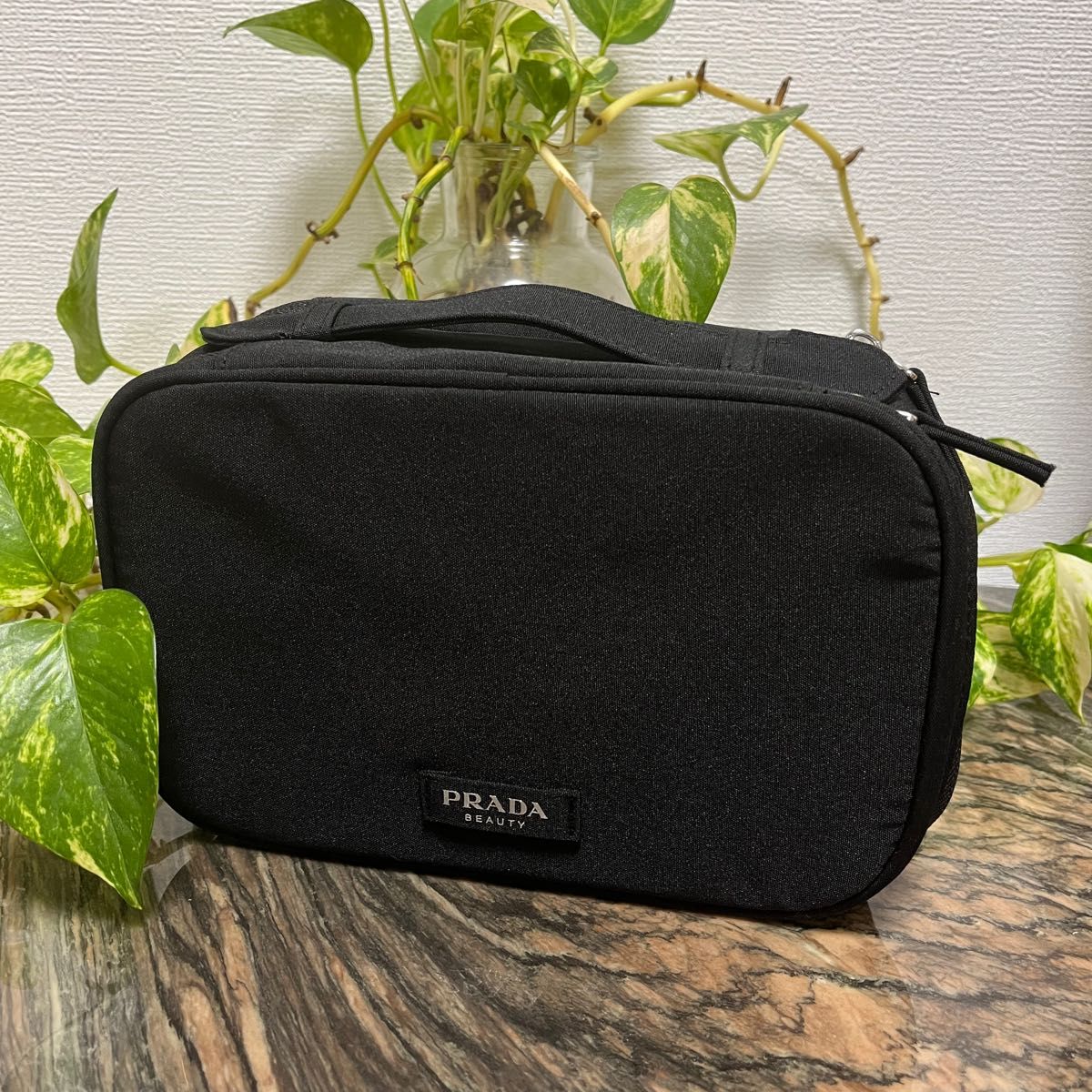 PRADAプラダビューティーオリジナルバニティポーチ数量限定品 PRADAプラダビューティーオリジナルバニティポーチ数量限定品