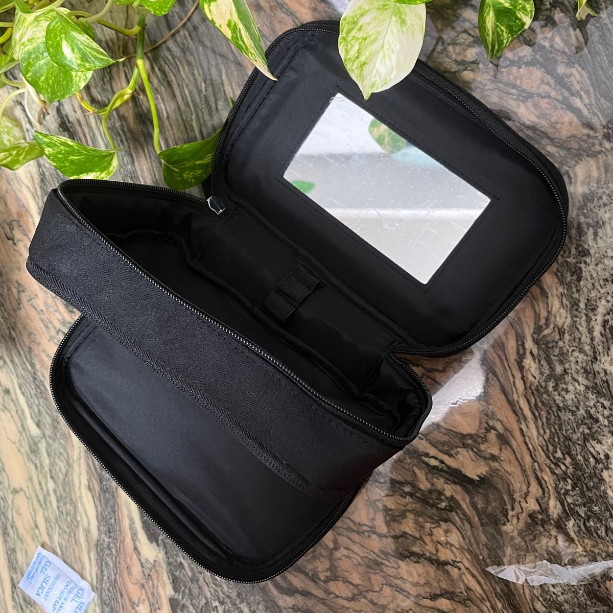 PRADAプラダビューティーオリジナルバニティポーチ数量限定品 PRADAプラダビューティーオリジナルバニティポーチ数量限定品