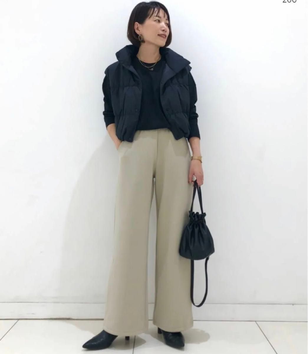 新品 ユニクロシー UNIQLO C ダウンクロップドベスト Lサイズ 新品 ユニクロシー UNIQLO C ダウンクロップドベスト Lサイズ