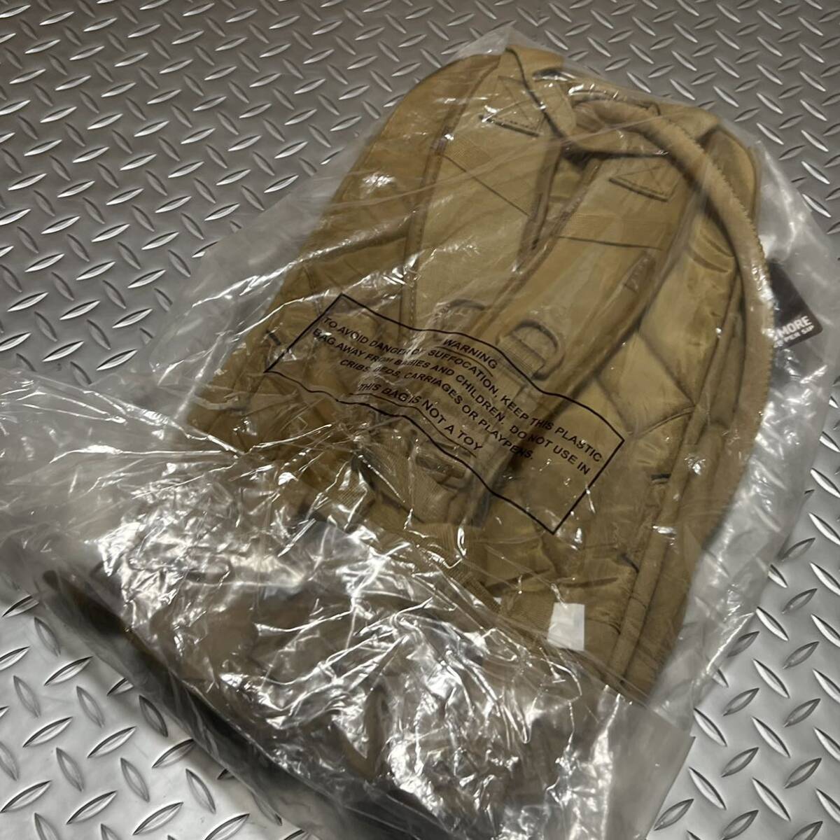 沖縄実物 放出品 CAMELBAK キャメルバック 3L コヨーテ (INV J 沖縄実物 放出品 CAMELBAK キャメルバック 3L コヨーテ (INV J