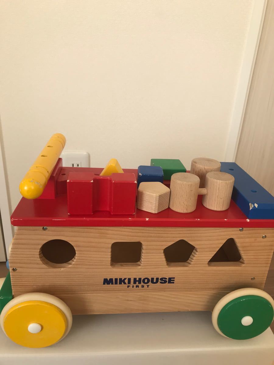 ミキハウス MIKIHOUSE パズルバス 乗用玩具 積木 くるま 足けり