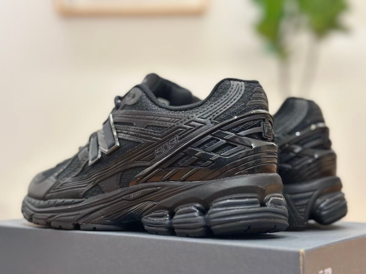 トリプルブラックNew Balance M1906NJ 24 5 ニューバランス トリプルブラックNew Balance M1906NJ 24 5 ニューバランス