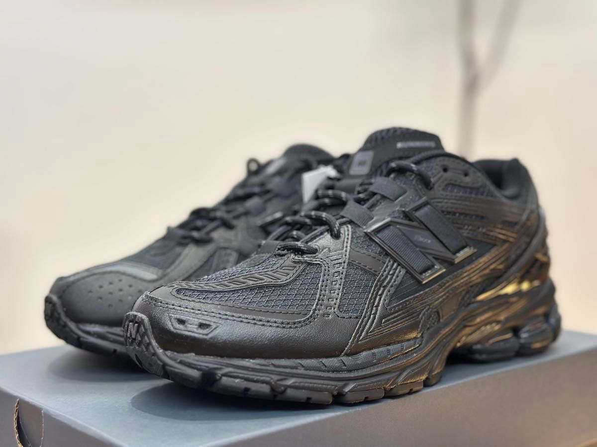 トリプルブラックNew Balance M1906NJ 24 5 ニューバランス トリプルブラックNew Balance M1906NJ 24 5 ニューバランス