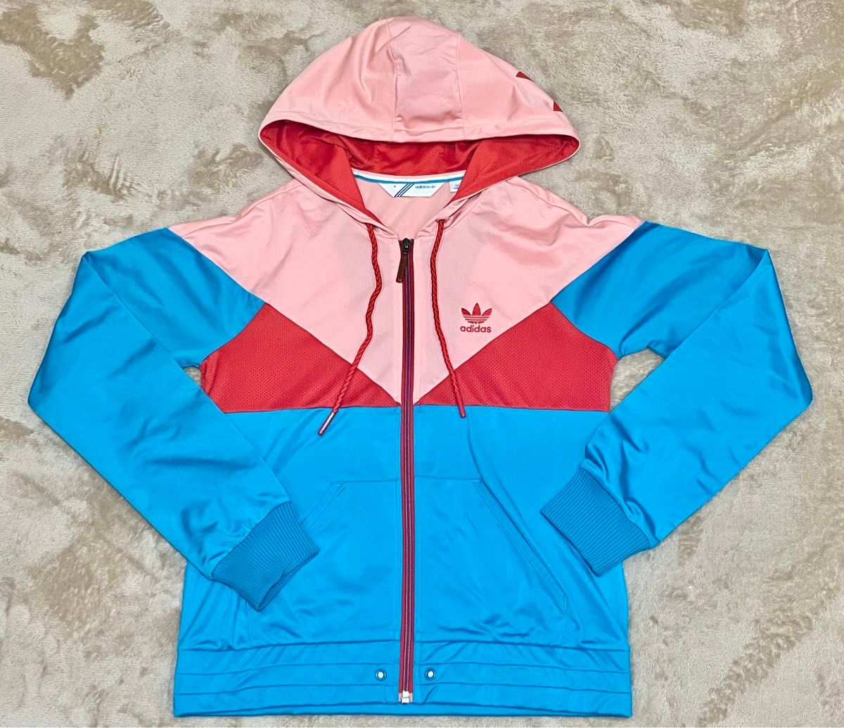adidas Originals 四畳半神話大系 明石さんパーカー 女性Mサイズ adidas Originals 四畳半神話大系 明石さんパーカー 女性Mサイズ
