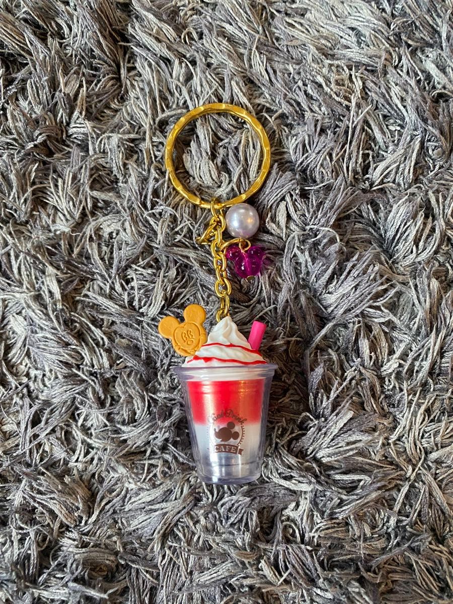 新品未使用ディズニーミッキーマウスクールドリンクカフェキーホルダーパフェ