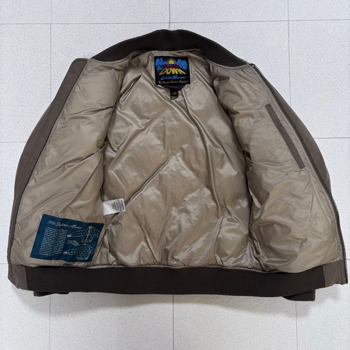 Eddie Bauer スカイライナー 日の出タグ 復刻 カーキ xs Eddie Bauer スカイライナー 日の出タグ 復刻 カーキ xs