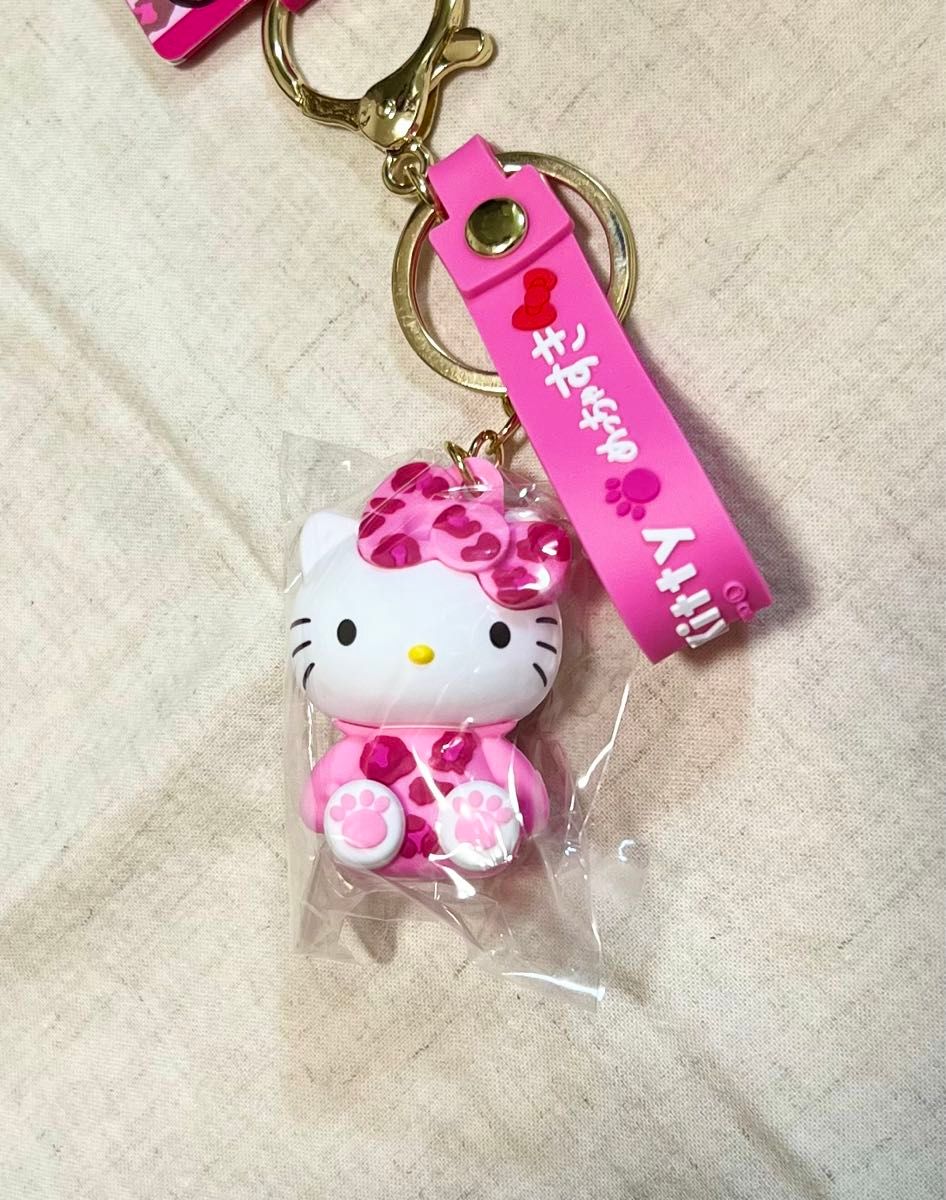 ご当地 キティちゃん 大阪 ヒョウ柄 キーホルダー ハローキティ ご当地 キティちゃん 大阪 ヒョウ柄 キーホルダー ハローキティ