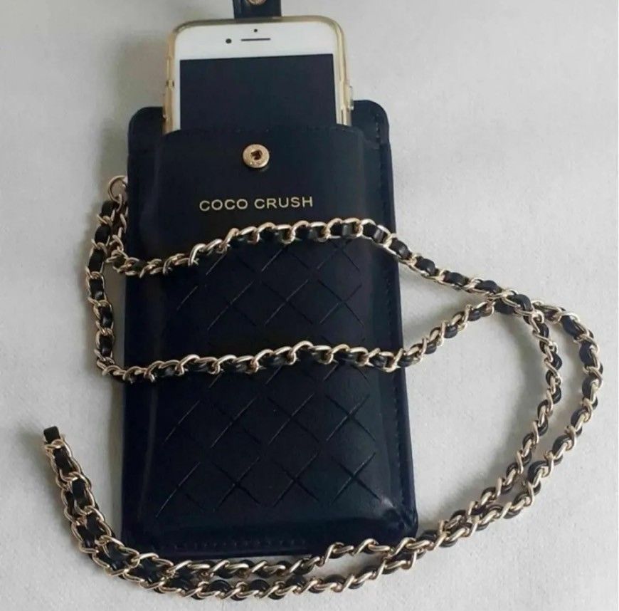 CHANEL シャネル レザーポーチ ココクラッシュ チェーン CHANEL シャネル レザーポーチ ココクラッシュ チェーン