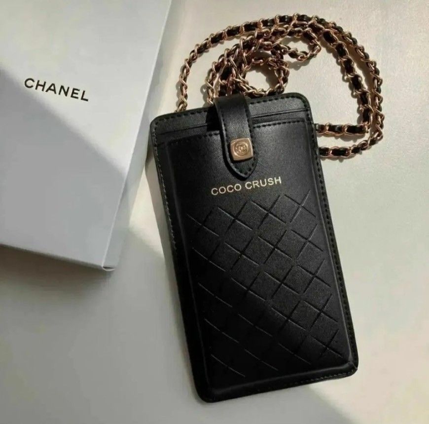 CHANEL シャネル レザーポーチ ココクラッシュ チェーン CHANEL シャネル レザーポーチ ココクラッシュ チェーン