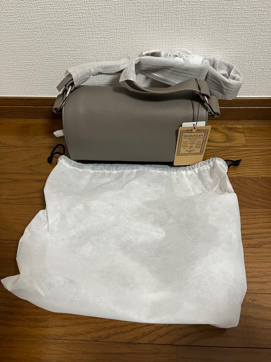 ビアズリー レザーボディバッグ|Yahoo!フリマ(旧PayPayフリマ) ビアズリー レザーボディバッグ|Yahoo!フリマ(旧PayPayフリマ)