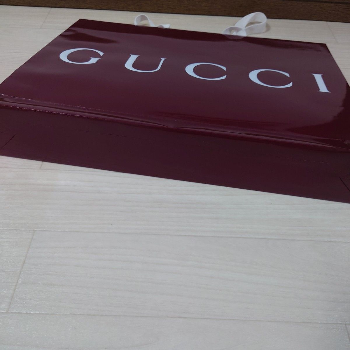 新品・未使用】最新版 GUCCI グッチ ショッパー 大サイズ 紙袋 新品・未使用】最新版 GUCCI グッチ ショッパー 大サイズ 紙袋