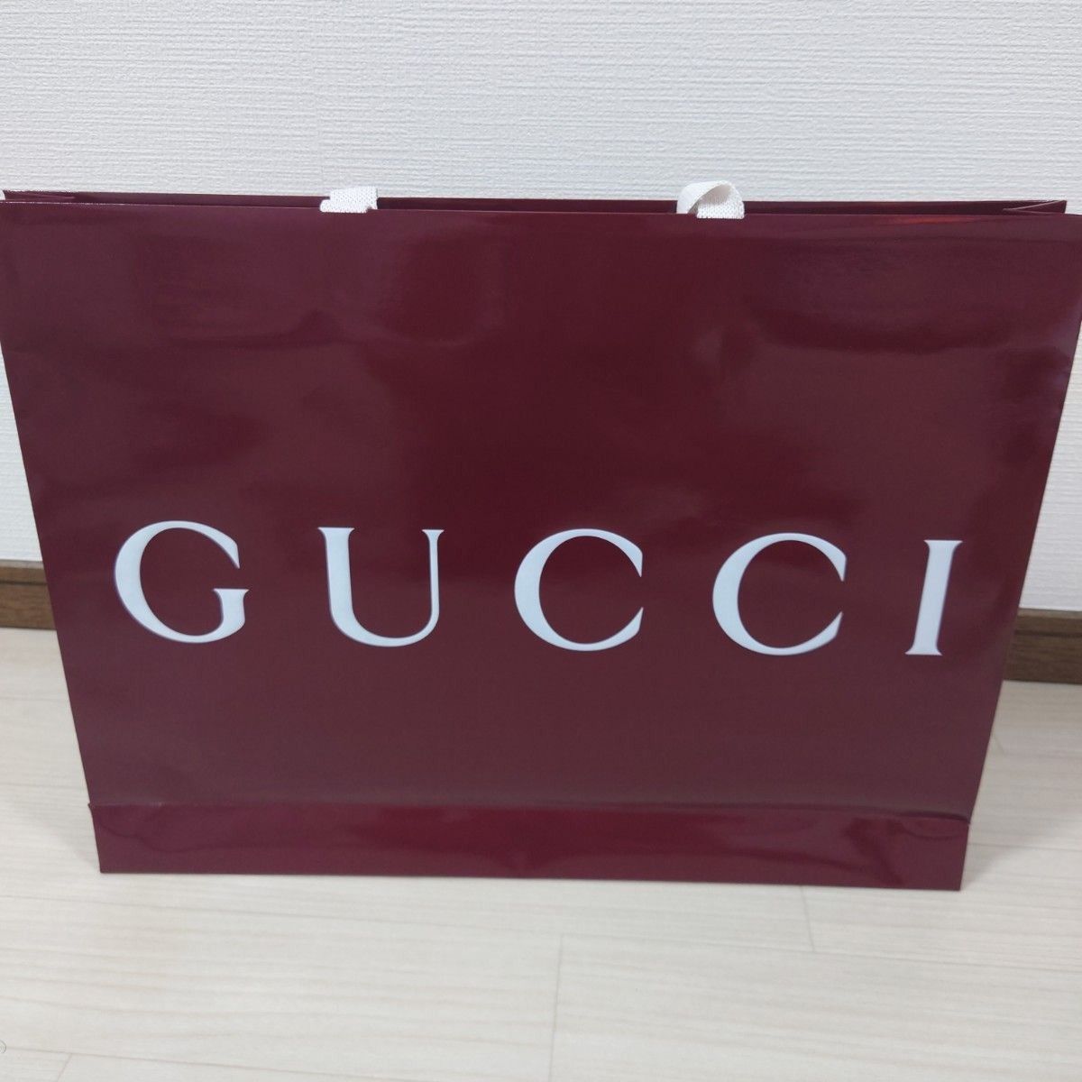 新品・未使用】最新版 GUCCI グッチ ショッパー 大サイズ 紙袋 新品・未使用】最新版 GUCCI グッチ ショッパー 大サイズ 紙袋