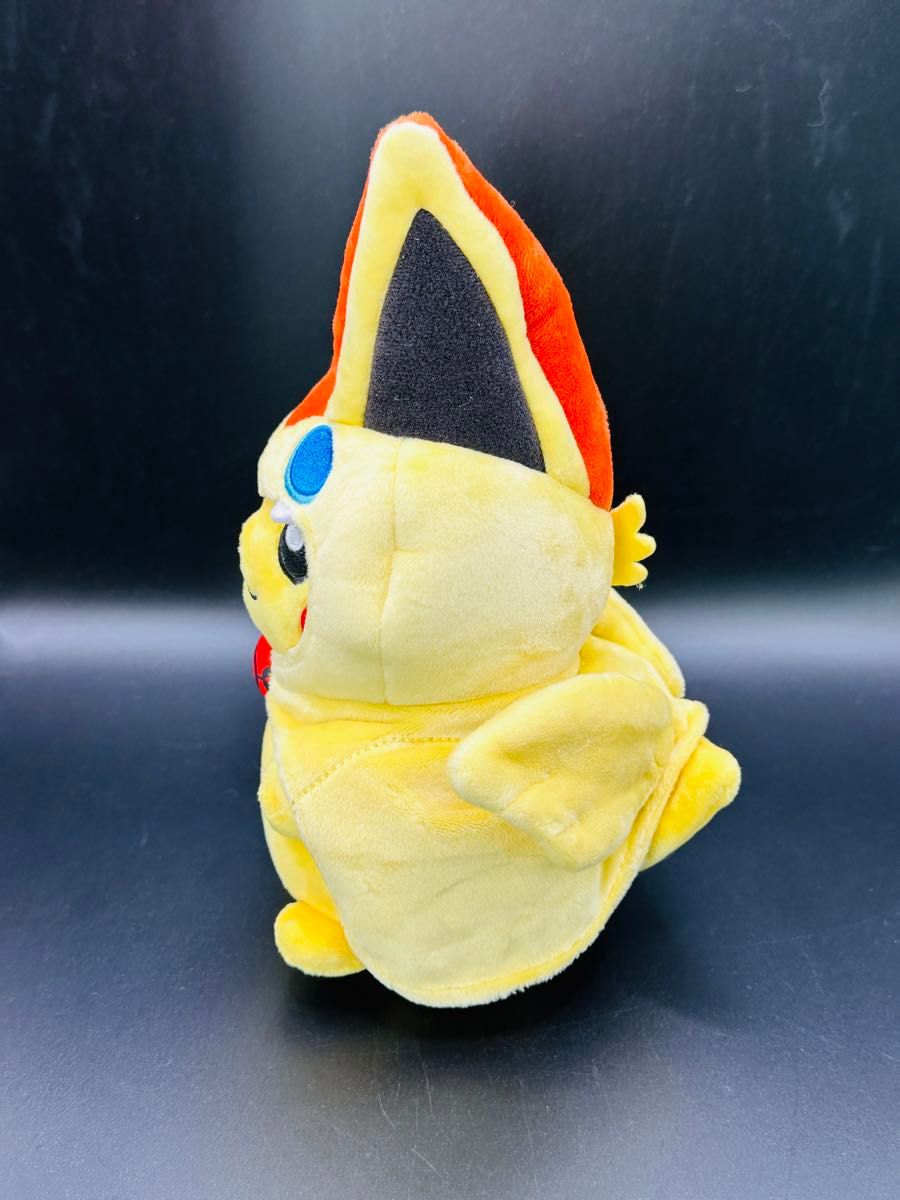 希少品】ポケモン ビクティニのポンチョを着たピカチュウ 希少品】ポケモン ビクティニのポンチョを着たピカチュウ