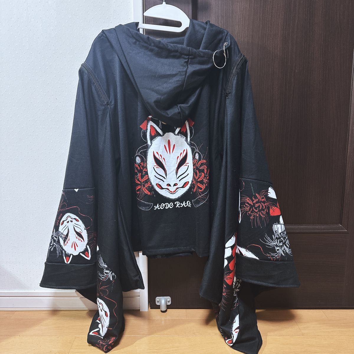 ACDC RAG ヒガンバナ 着物袖 上着 パーカー ブラック 狐 和風 ACDC RAG ヒガンバナ 着物袖 上着 パーカー ブラック 狐 和風