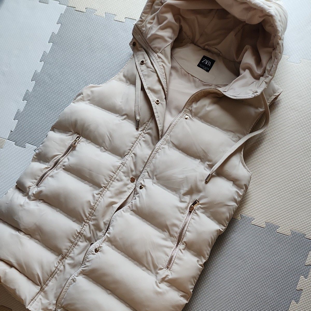 ZARA ロングダウンベスト ベージュ M|Yahoo!フリマ(旧PayPay ZARA ロングダウンベスト ベージュ M|Yahoo!フリマ(旧PayPay