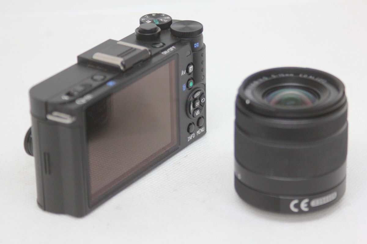 PENTAX ミラーレス一眼 Q-S1 ズームレンズキット [標準ズーム 02 PENTAX ミラーレス一眼 Q-S1 ズームレンズキット [標準ズーム 02