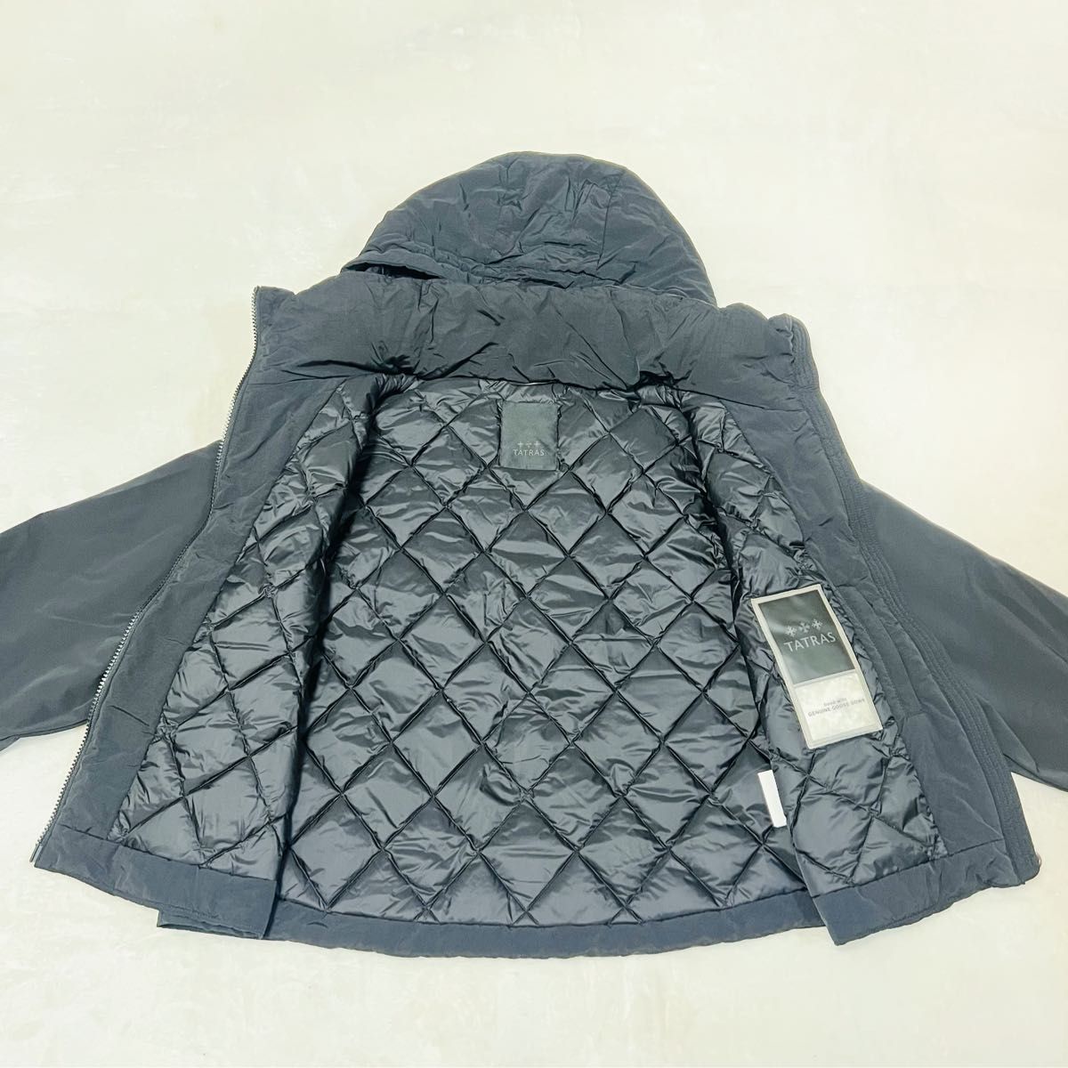 未使用に近い】タトラス LEMPIC レムピク ダウン ジャケット 02 未使用に近い】タトラス LEMPIC レムピク ダウン ジャケット 02