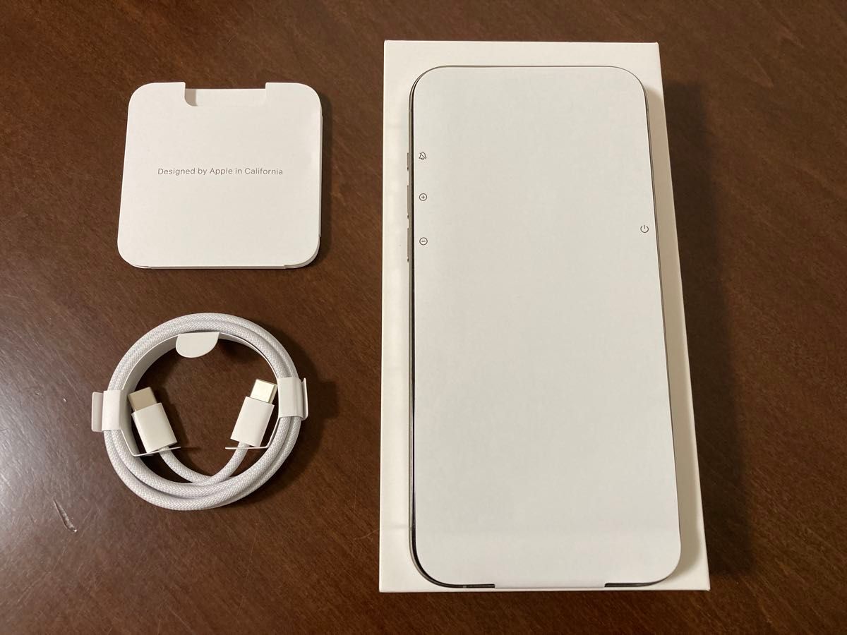 iPhone15 Pro Max ナチュラルチタニウム 256GB 極美品です iPhone15 Pro Max ナチュラルチタニウム 256GB 極美品です