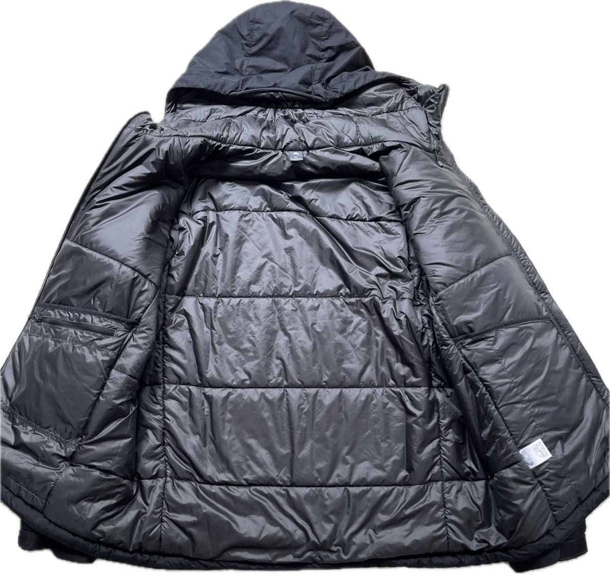 mont-bell モンベル フラットアイアンパーカ 黒 メンズ XL 中綿 mont-bell モンベル フラットアイアンパーカ 黒 メンズ XL 中綿