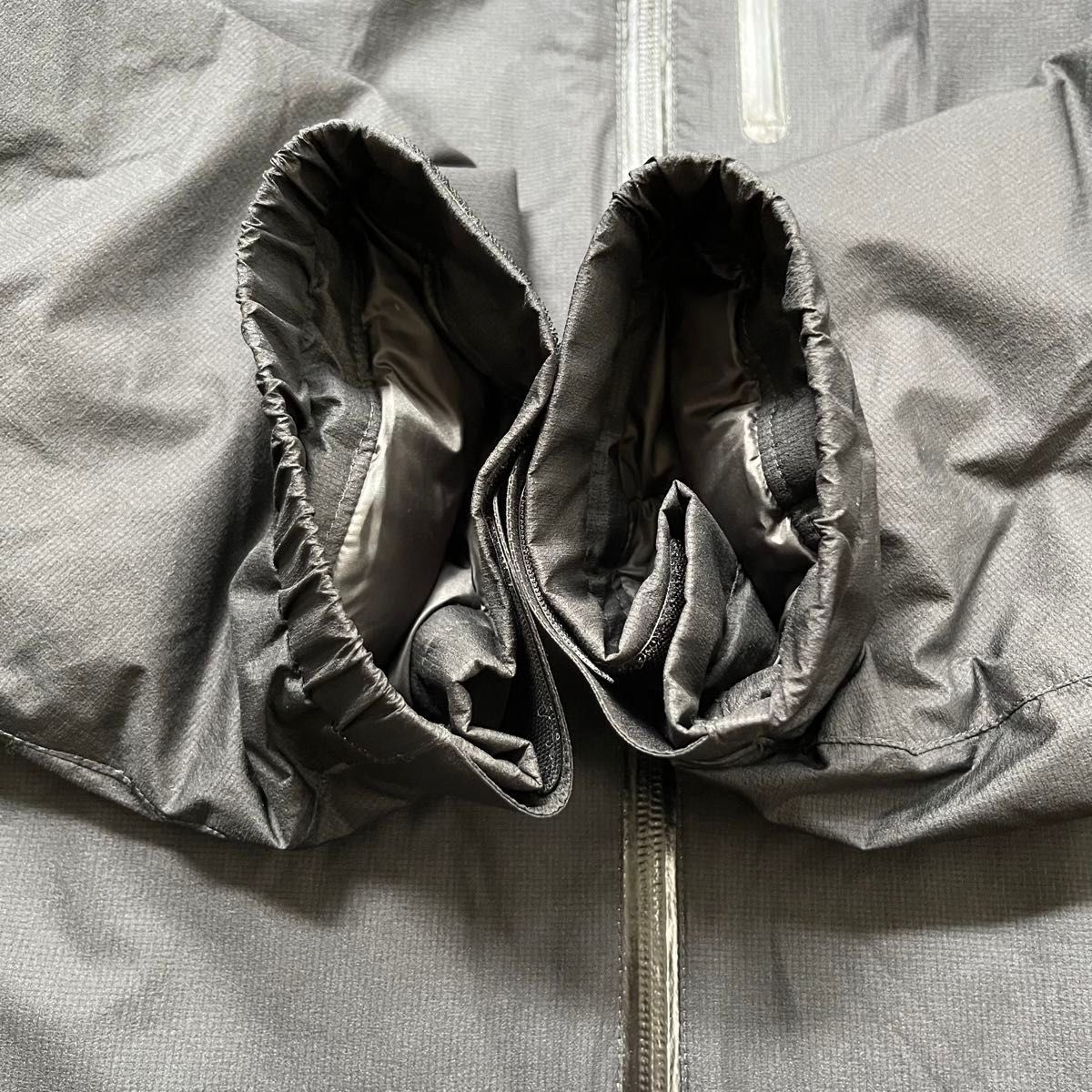 mont-bell モンベル フラットアイアンパーカ 黒 メンズ XL 中綿 mont-bell モンベル フラットアイアンパーカ 黒 メンズ XL 中綿