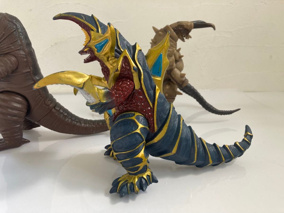 ウルトラマン 怪獣 フィギュア 3体セット ソフビ|Yahoo!フリマ ウルトラマン 怪獣 フィギュア 3体セット ソフビ|Yahoo!フリマ