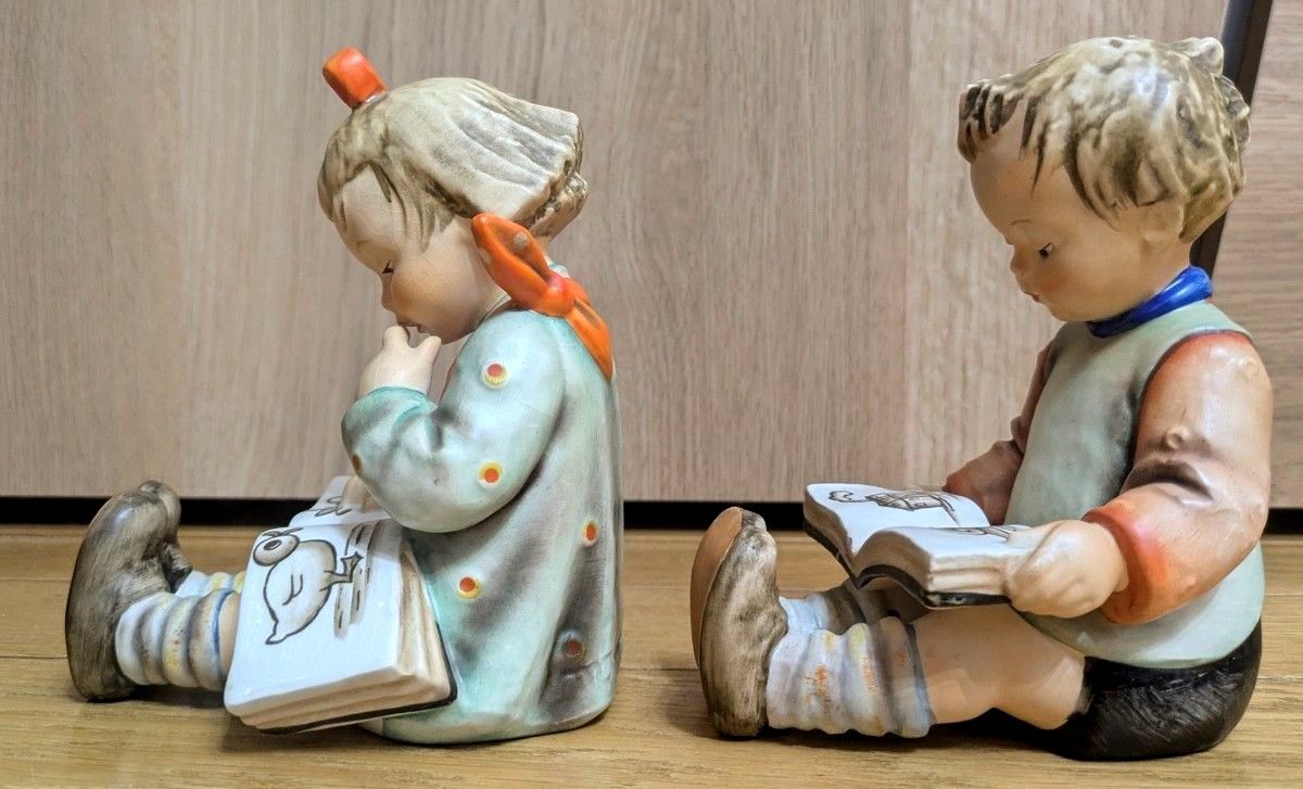 2体セット Goebel Hummel フンメル 本の虫 Bookworm 男の子 2体セット Goebel Hummel フンメル 本の虫 Bookworm 男の子