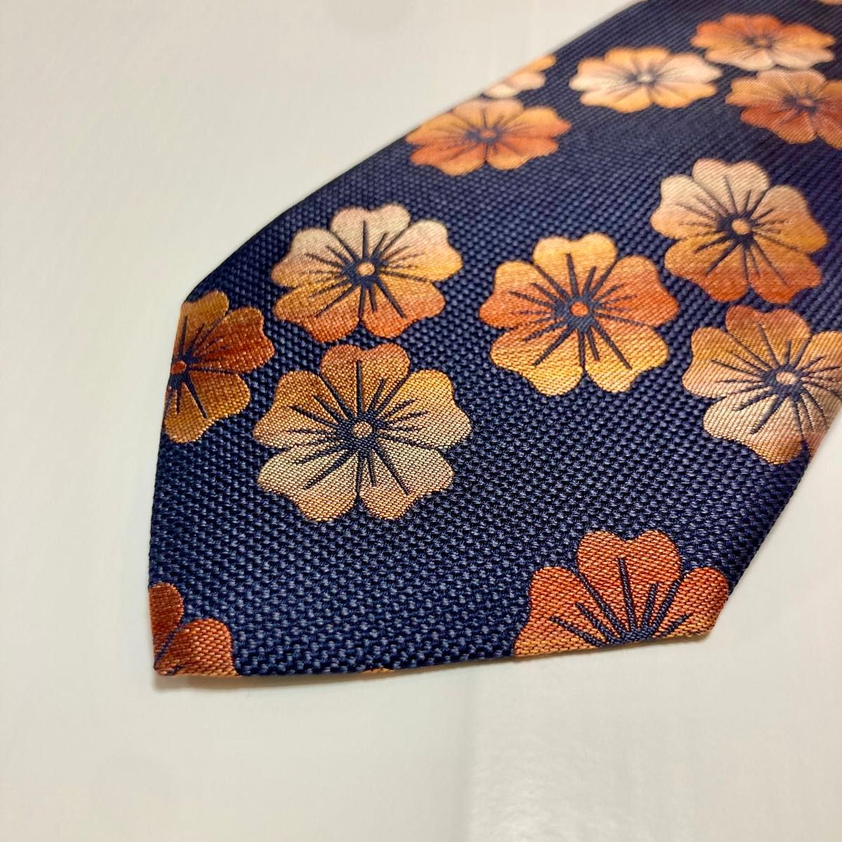 未使用級 PaulSmith ポールスミス ネクタイ 花柄 ネイビー 紺 未使用級 PaulSmith ポールスミス ネクタイ 花柄 ネイビー 紺