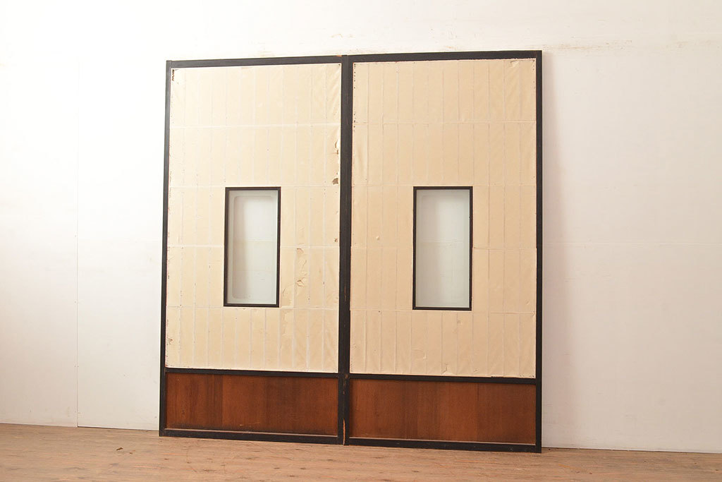 R-048150　アンティーク建具　黒い框がモダンな印象を高める障子戸2枚セット(引き戸、建具)(R-048150)