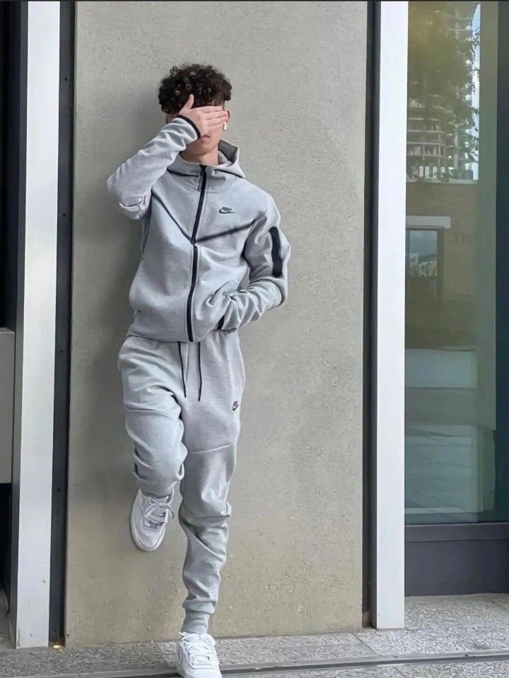 NIKE テックフリース セットアップ 上下 グレー S 白タグ 国内 NIKE テックフリース セットアップ 上下 グレー S 白タグ 国内
