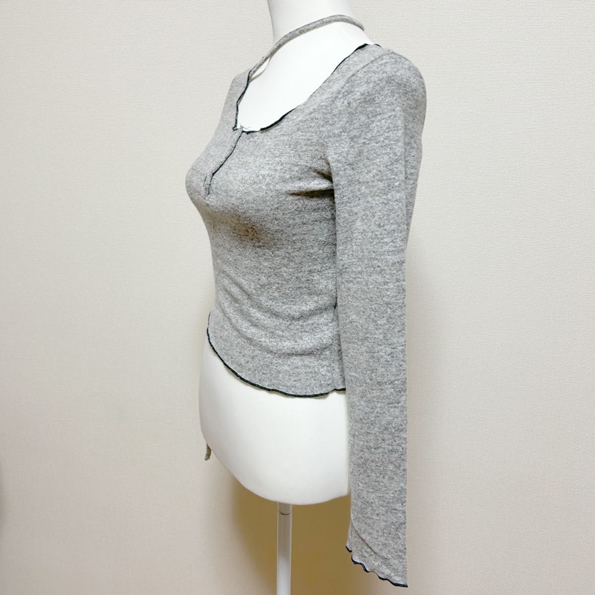 Dazy SHEIN グレーニットトップスクロップドヘンリーネック薄手 Dazy SHEIN グレーニットトップスクロップドヘンリーネック薄手