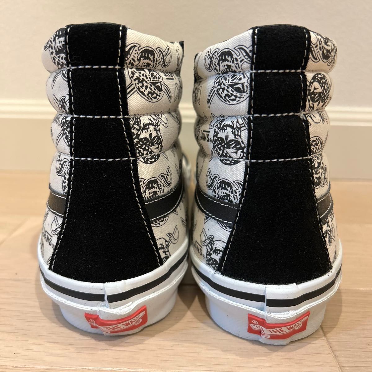 新品未使用 30周年記念モデル VANS SK8-HI V38RETRO パイレーツ 新品未使用 30周年記念モデル VANS SK8-HI V38RETRO パイレーツ
