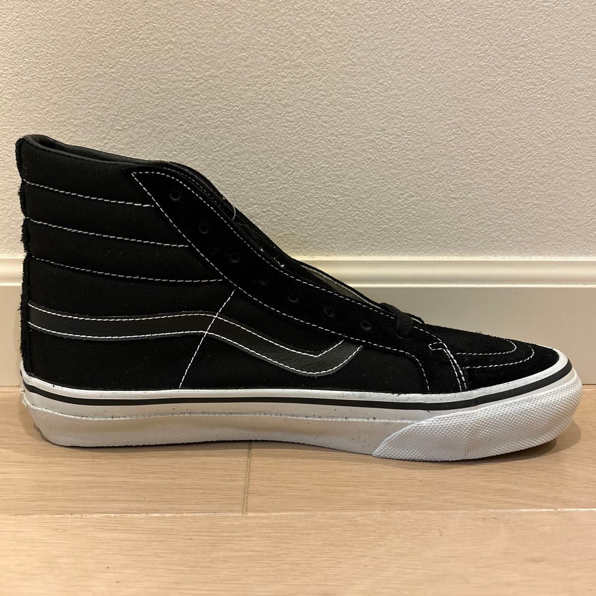 新品未使用 40周年記念モデル VANS SK8-HI V38RETRO ブラック 新品未使用 40周年記念モデル VANS SK8-HI V38RETRO ブラック