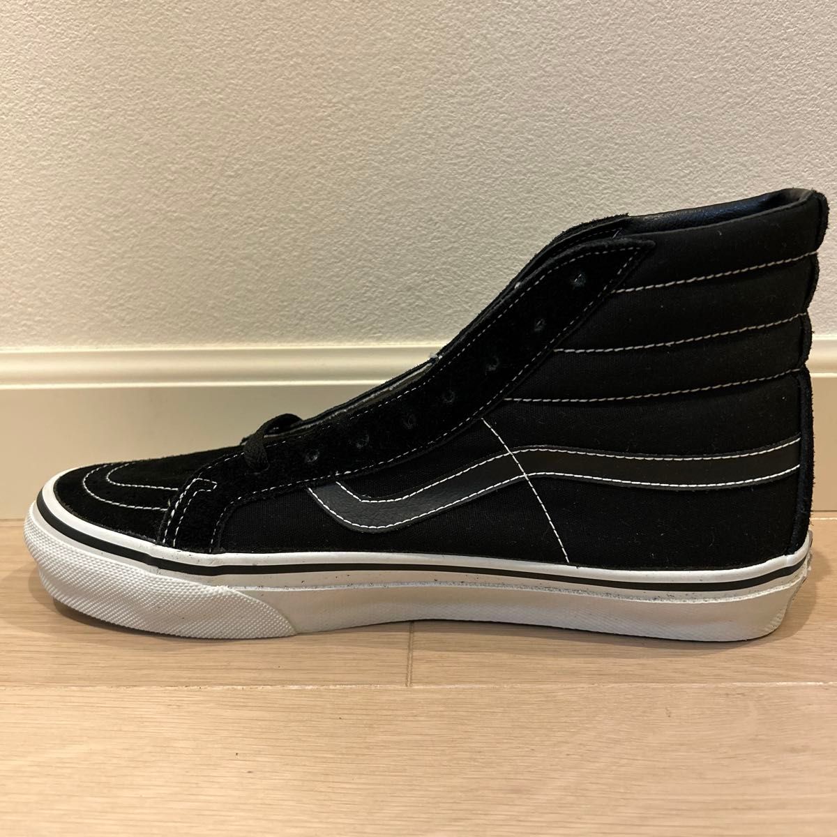 新品未使用 40周年記念モデル VANS SK8-HI V38RETRO ブラック 新品未使用 40周年記念モデル VANS SK8-HI V38RETRO ブラック