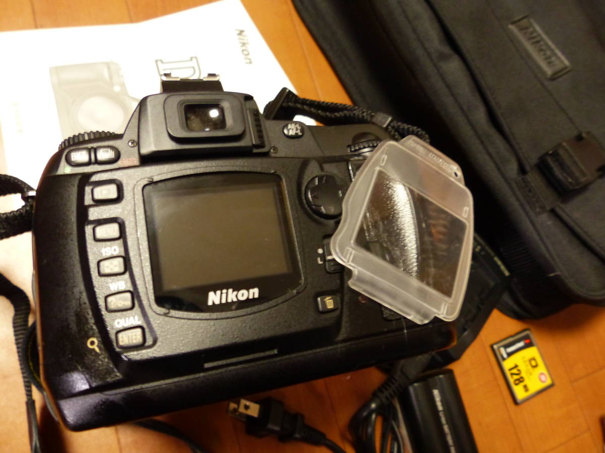 選ぶなら 名機 ニコン D70+シグマ28-200㎜F3.8-5.6 純正カメラバッグ