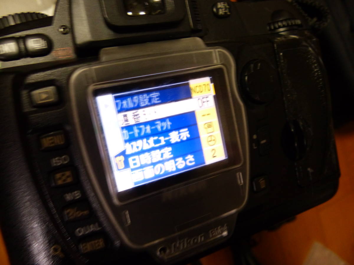 選ぶなら 名機 ニコン D70+シグマ28-200㎜F3.8-5.6 純正カメラバッグ
