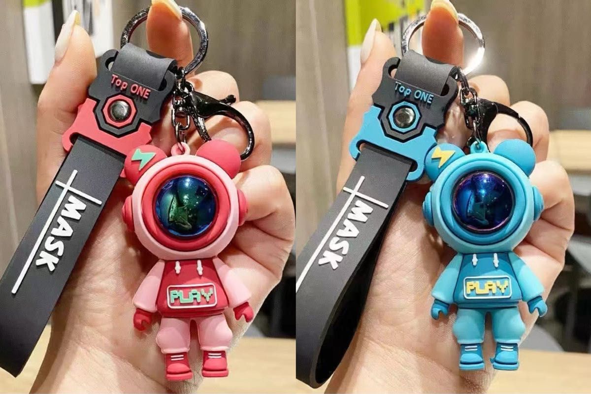 宇宙飛行士キャラクターキーホルダー2点セット 4色から選べれる 宇宙飛行士キャラクターキーホルダー2点セット 4色から選べれる