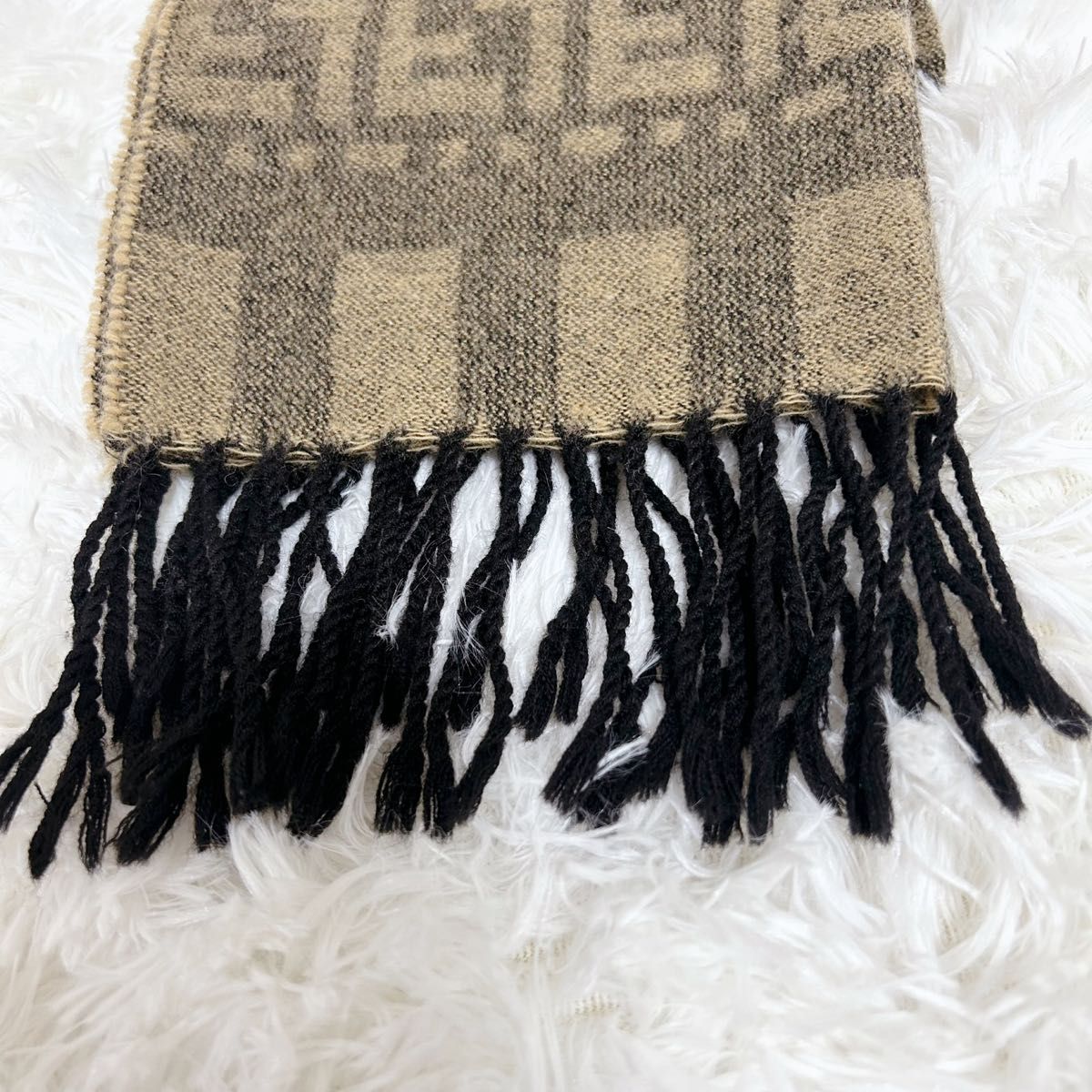 未使用級】FENDI ウール100% マフラー イタリア ズッカ柄 未使用級】FENDI ウール100% マフラー イタリア ズッカ柄